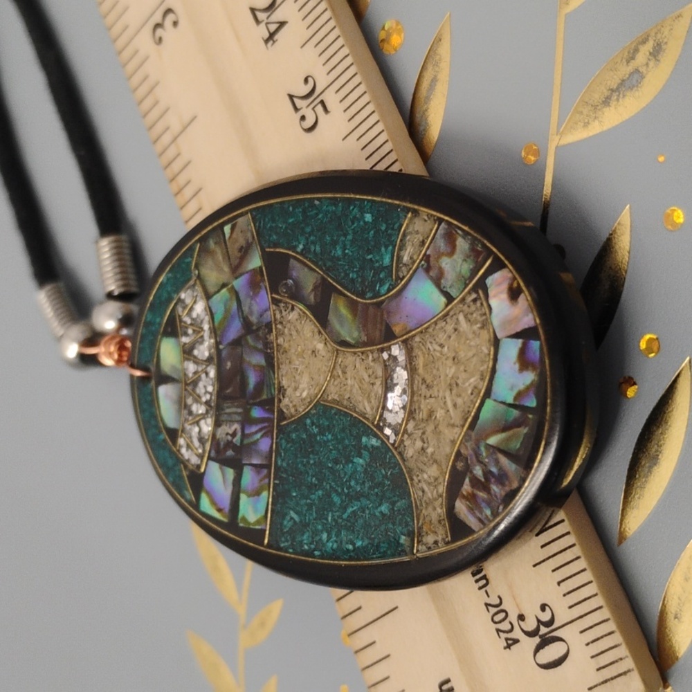 Elegant Abalone Mosaic Pendant Necklace - Picture 9 of 10